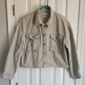 Kensie Cropped Button-Front Utility Jacket in Light Beige